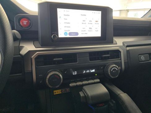Used 2025 Toyota 4Runner TRD Off-Road AWD/4WD image 24