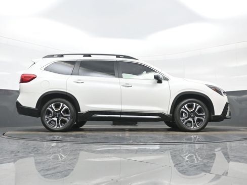Used 2023 Subaru Ascent Touring image 33