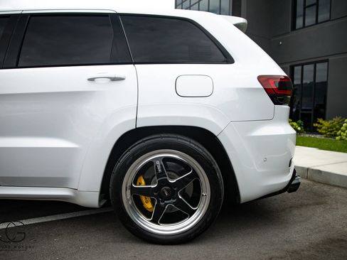 Used 2018 Jeep Grand Cherokee Trackhawk w/ Trailer Tow Group IV AWD/4WD image 9