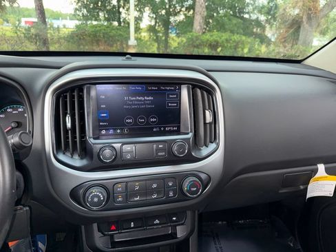 Used 2022 Chevrolet Colorado LT w/ LT Convenience Package AWD/4WD image 40