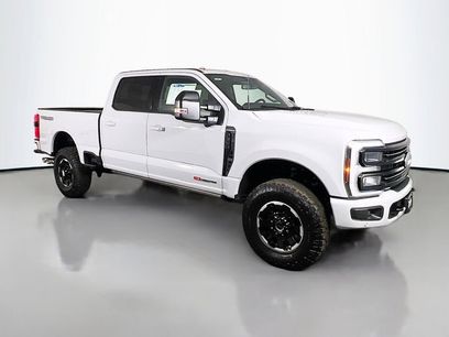New 2025 Ford F350 Platinum w/ Tremor Off-Road Package