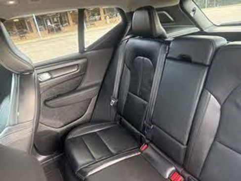 Used 2023 Volvo XC40 B5 Plus w/ Driver Assist Package image 21