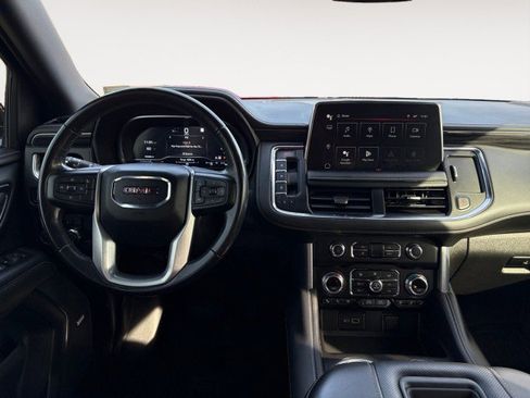 Used 2022 GMC Yukon XL SLT image 6