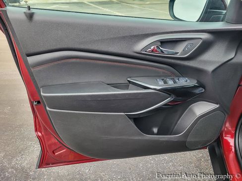 Used 2025 Chevrolet Trax RS w/ Driver Confidence Package image 17