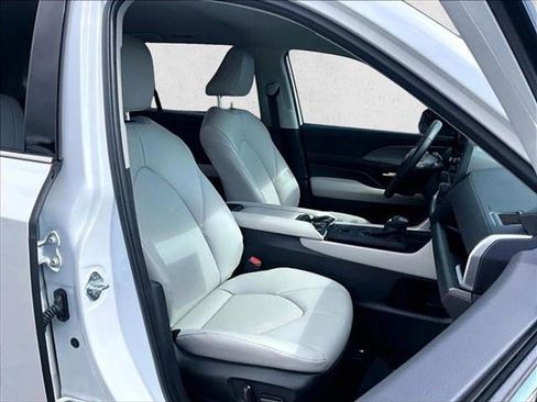 Used 2025 Toyota Grand Highlander FWD image 7