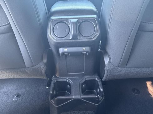 Used 2021 Jeep Wrangler Unlimited Sport image 16