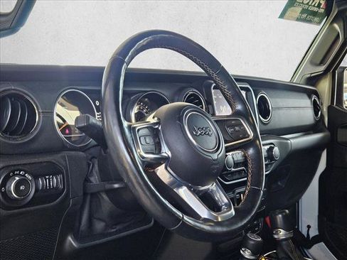 Used 2021 Jeep Wrangler Unlimited Sahara AWD/4WD image 9