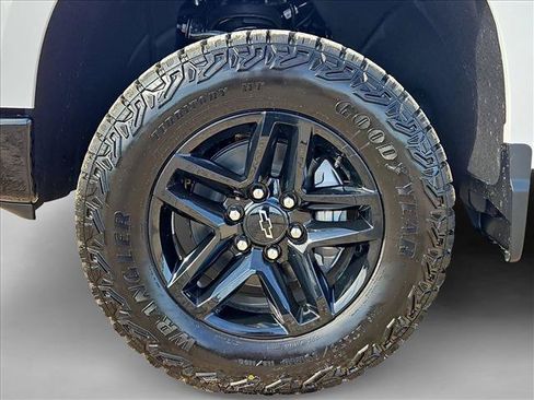 New 2026 Chevrolet Silverado 1500 Custom Trail Boss AWD/4WD image 10