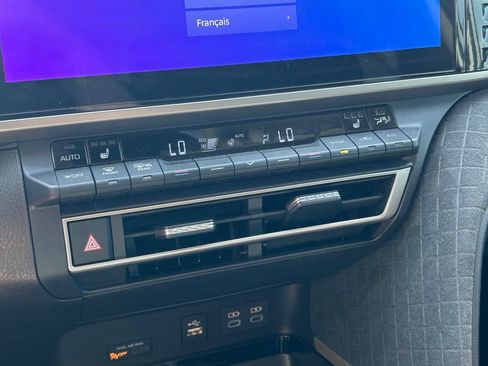 Used 2025 Toyota Camry XLE FWD image 30