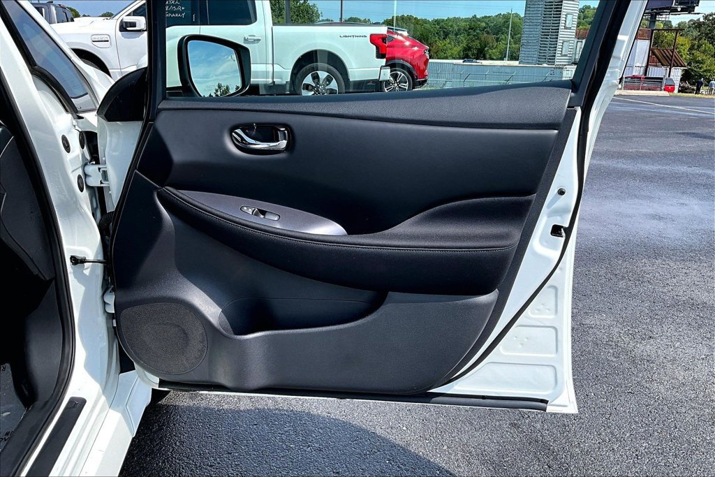 Used 2025 Nissan Leaf S FWD image 29