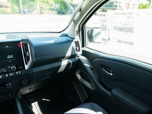 New 2025 Nissan Frontier SV w/ SV Convenience Package image 11