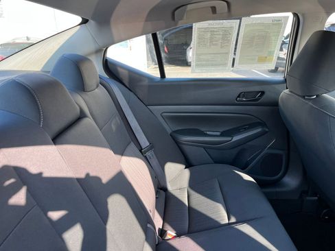 Used 2025 Nissan Altima 2.5 SV image 38