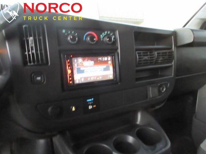 Used 2016 Chevrolet Express 2500 RWD image 12