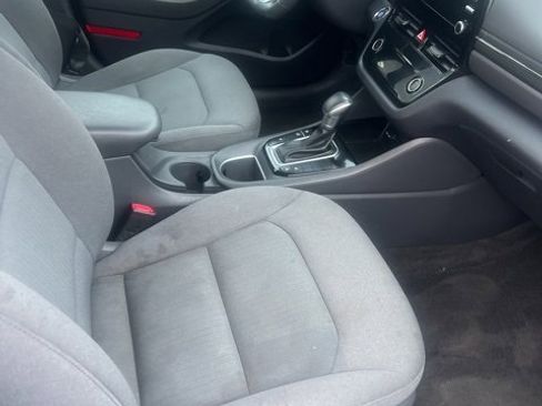 Used 2022 Hyundai Ioniq SE image 5