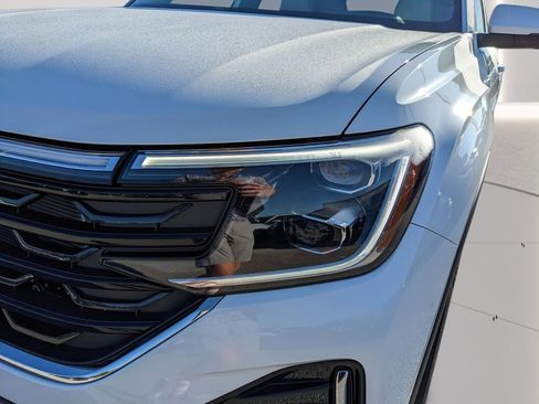 New 2026 Volkswagen Atlas Cross Sport SEL Premium R-Line AWD/4WD image 11