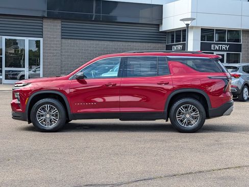 Used 2024 Chevrolet Traverse LT AWD/4WD image 6