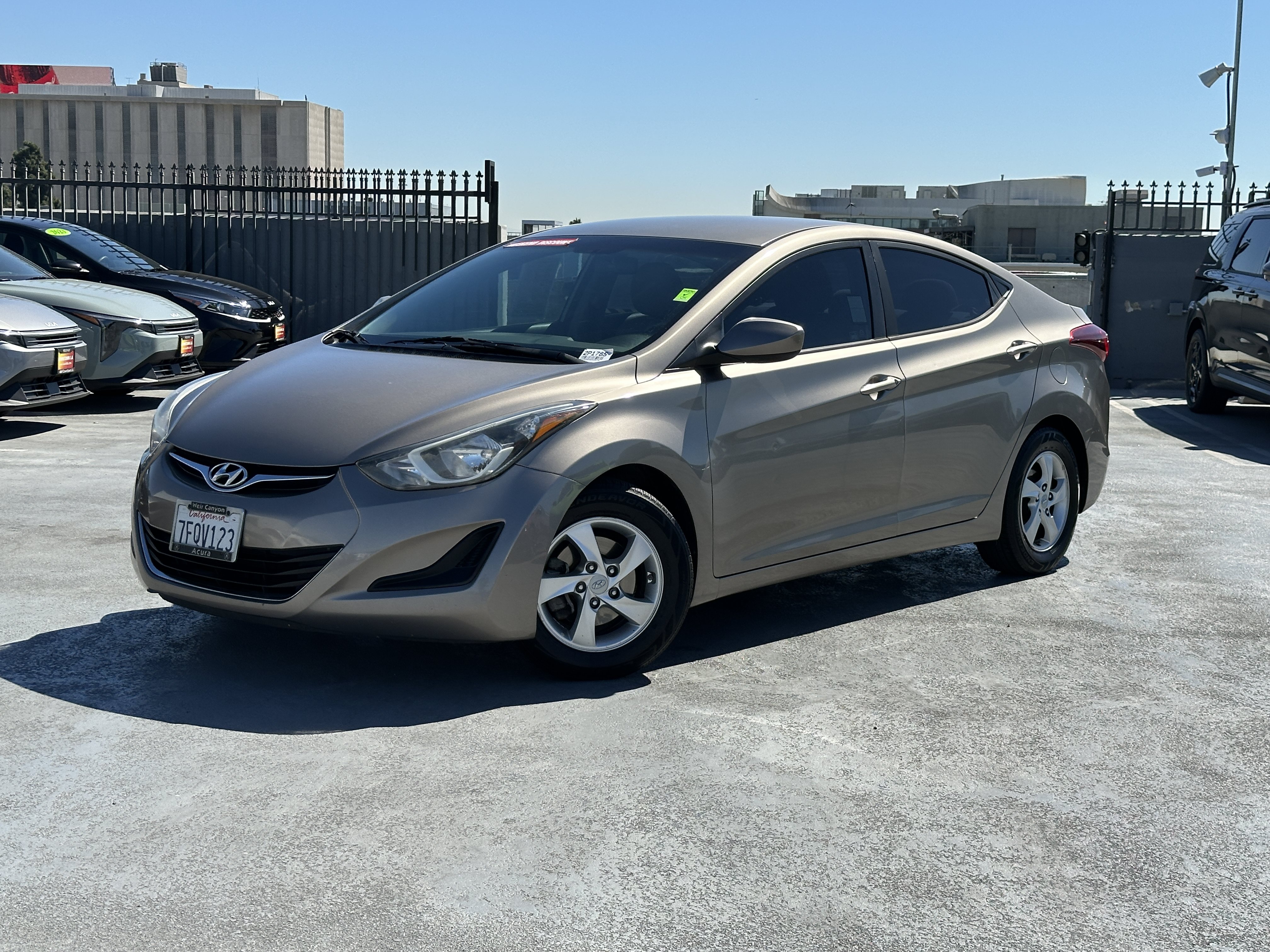Used 2014 Hyundai Elantra SE FWD image 2