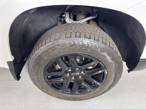 Used 2024 Chevrolet Silverado 1500 Custom Trail Boss w/ LPO, Dark Essentials Package image 11