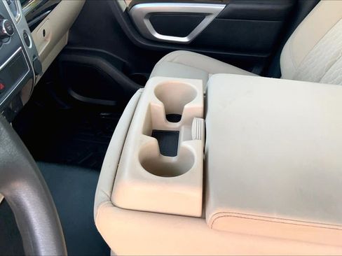 Used 2017 Nissan Titan SV RWD image 17
