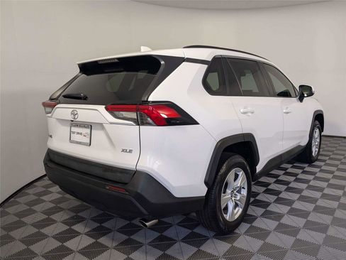 Used 2021 Toyota RAV4 XLE w/ Convenience Package image 6