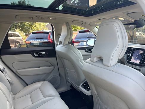 Used 2023 Volvo XC60 B5 Ultimate w/ Climate Package AWD/4WD image 12