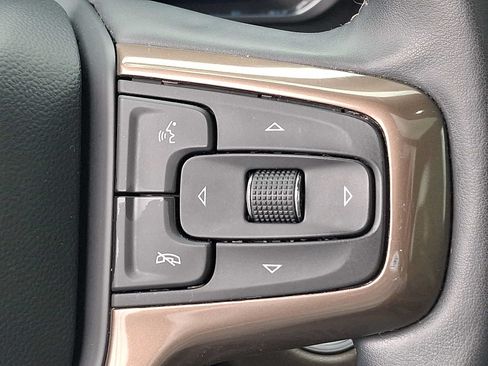 Used 2023 Chevrolet Suburban High Country w/ LPO, Illumination Package AWD/4WD image 23