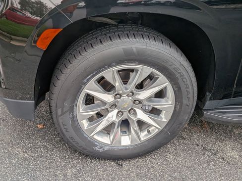 Used 2021 Chevrolet Suburban Premier image 12