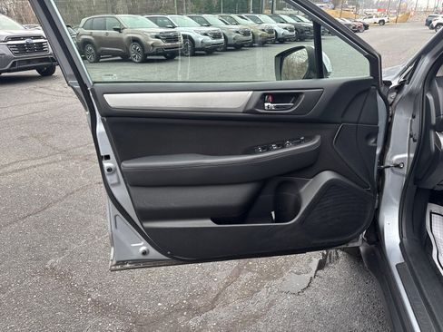 Used 2015 Subaru Outback 2.5i Premium image 10