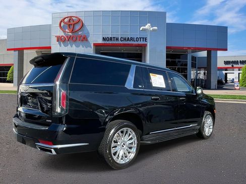 Used 2023 Cadillac Escalade ESV Premium Luxury AWD/4WD image 7