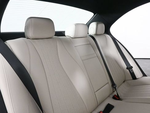 Used 2017 Mercedes-Benz E 300 4MATIC image 20