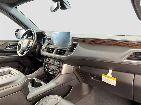 Used 2021 Chevrolet Tahoe Premier w/ Premium Package image 31