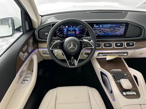 New 2026 Mercedes-Benz GLS 450 4MATIC image 24