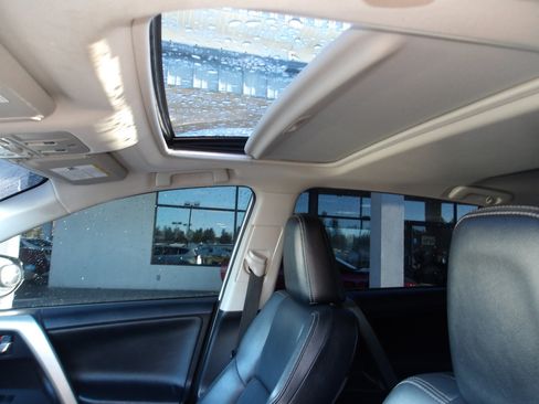 Used 2015 Toyota RAV4 Limited image 14