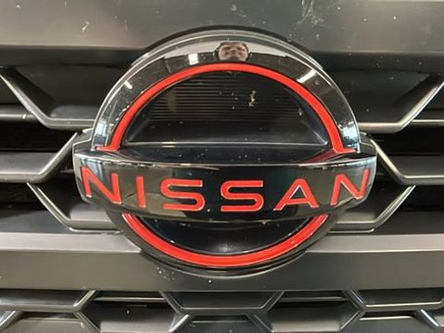 Used 2025 Nissan Frontier PRO-4X AWD/4WD image 8