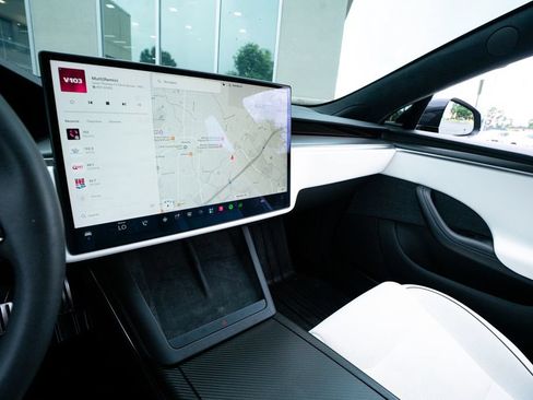 Used 2023 Tesla Model S Plaid AWD/4WD image 31