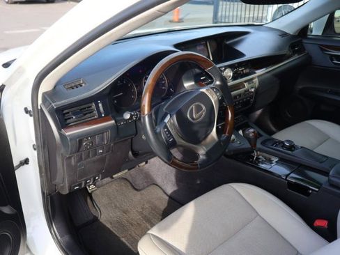 Used 2014 Lexus ES 350 w/ Premium Package FWD image 12