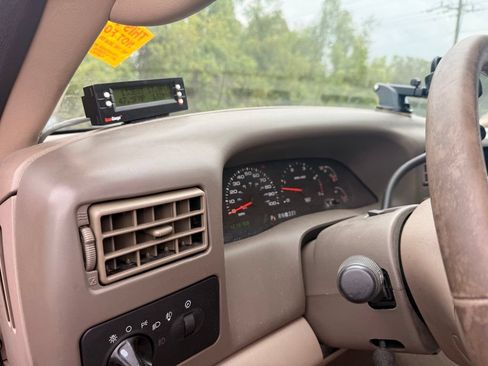 Used 2004 Ford F350 Lariat AWD/4WD image 15