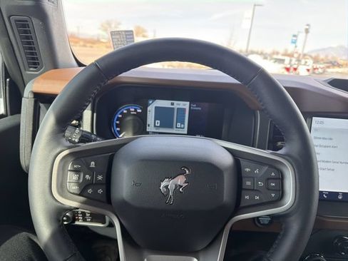 New 2024 Ford Bronco Outer Banks w/ Sasquatch Package AWD/4WD image 19