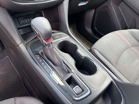 Used 2022 Chevrolet Equinox RS w/ Infotainment Package FWD image 24