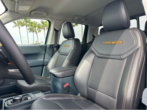 Used 2025 Ford Maverick Tremor image 15