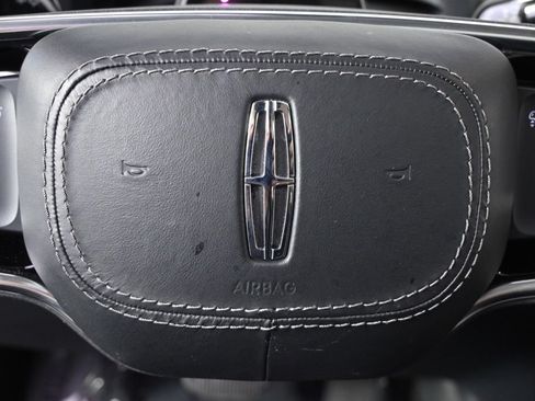 Used 2025 Lincoln Navigator Reserve AWD/4WD image 36