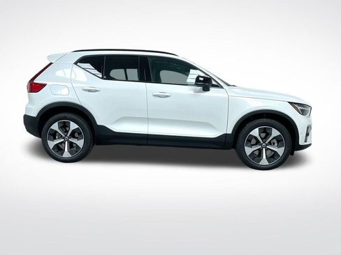 New 2026 Volvo XC40 B5 Plus w/ Protection Package Premier image 27