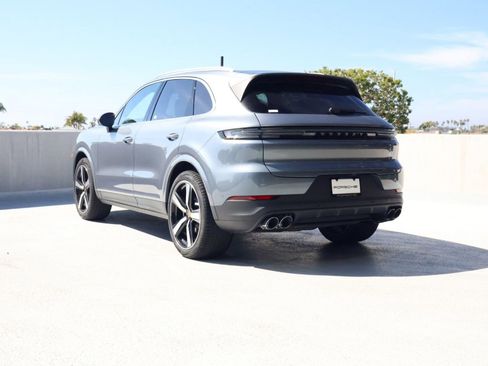New 2026 Porsche Cayenne image 3