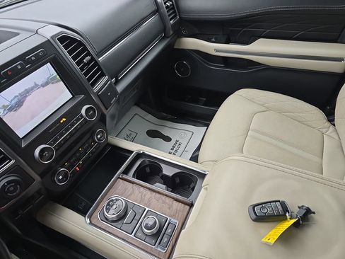 Used 2020 Ford Expedition Max Platinum image 31