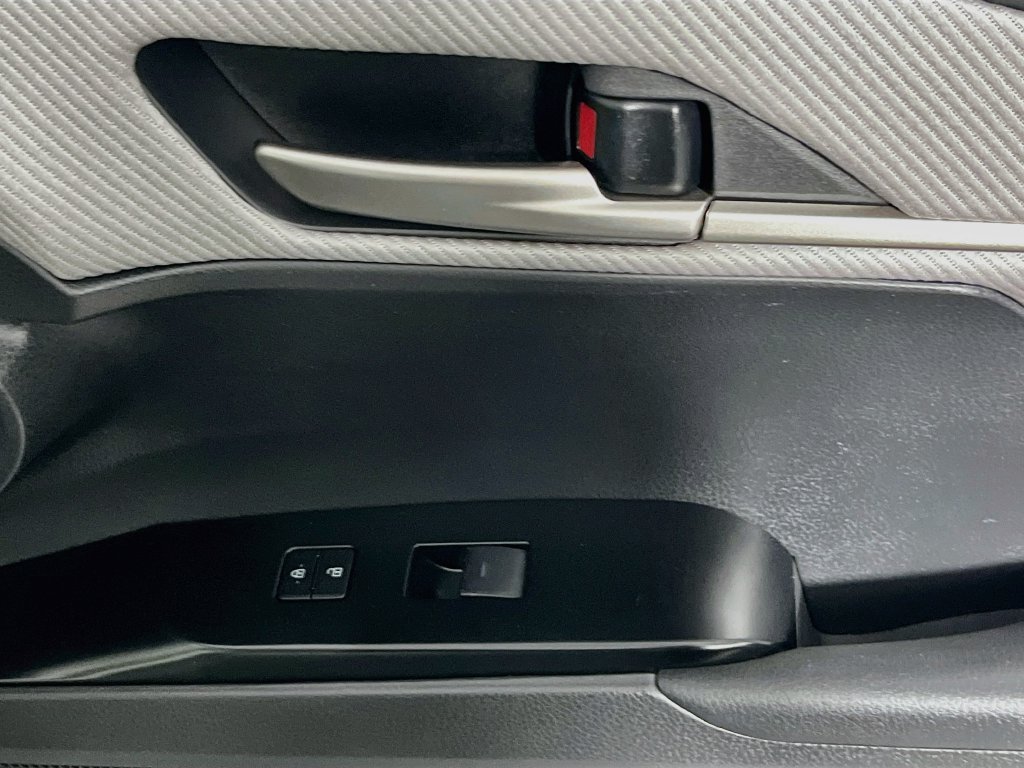Used 2025 Toyota Camry SE FWD image 29