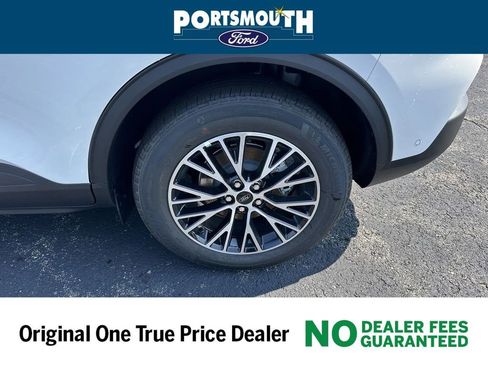 New 2024 Ford Escape SE w/ PHEV Premium Package FWD image 25