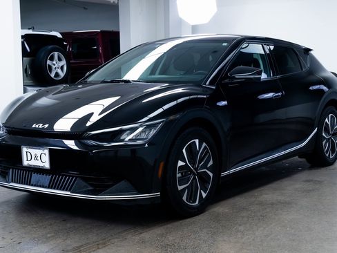 Used 2024 Kia EV6 Light image 3