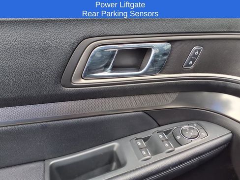 Used 2018 Ford Explorer XLT w/ Equipment Group 202A image 10