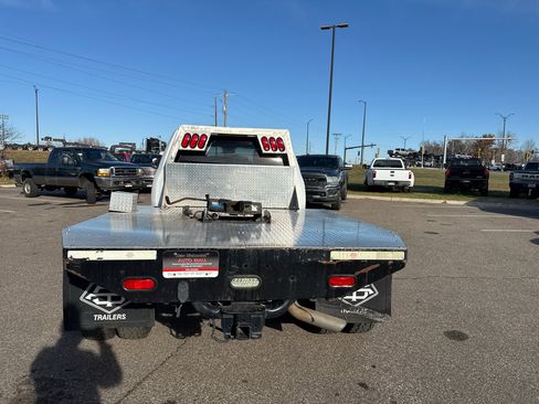 Used 2018 RAM 3500 Tradesman w/ Chrome Appearance Group image 4