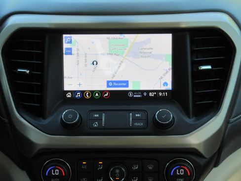 Used 2021 GMC Acadia Denali w/ Denali Technology Package FWD image 15